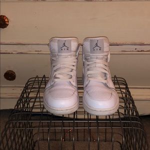 Nike Air Jordan 1 Mid All White